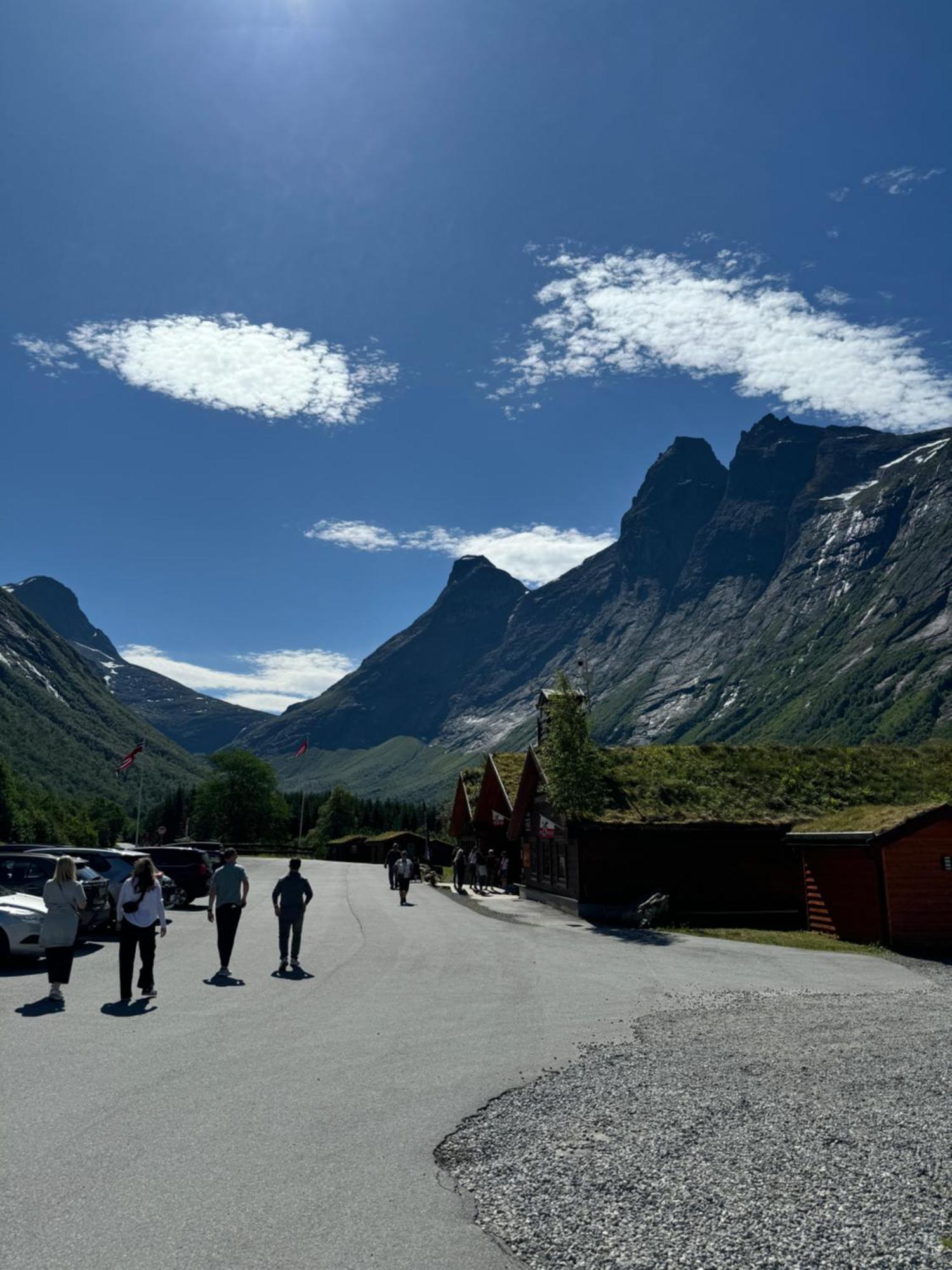 Trollstigen Camping And Gjestegard Andalsnes Bagian luar foto