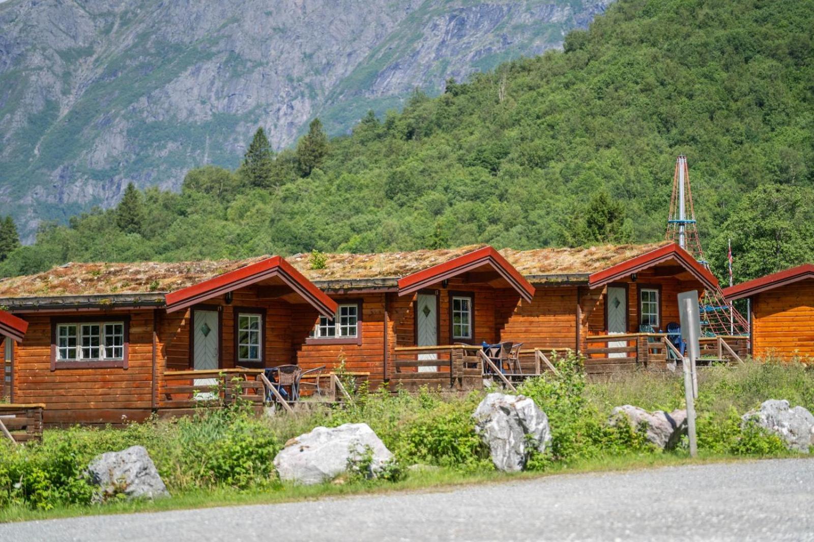 Trollstigen Camping And Gjestegard Andalsnes Bagian luar foto