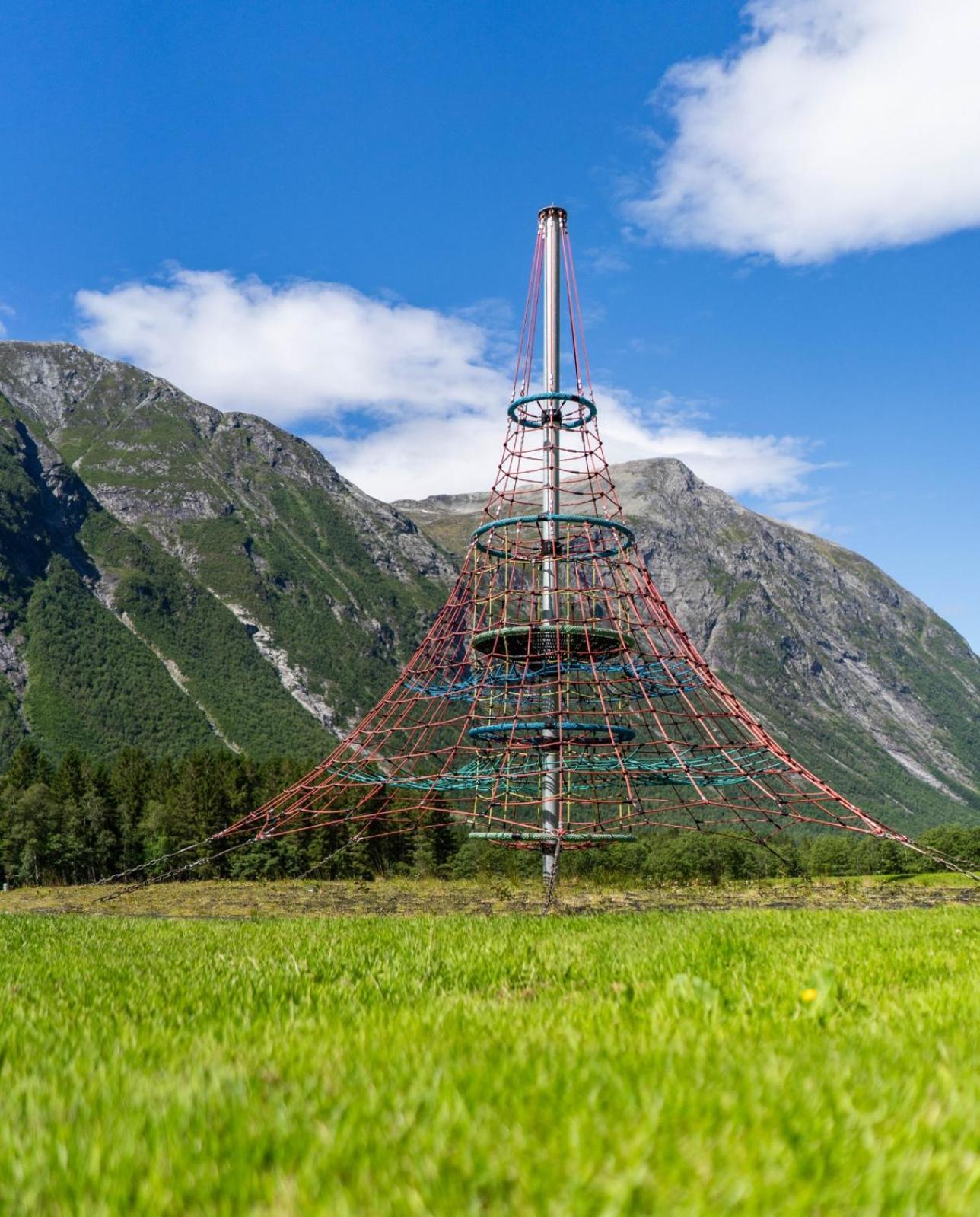 Trollstigen Camping And Gjestegard Andalsnes Bagian luar foto