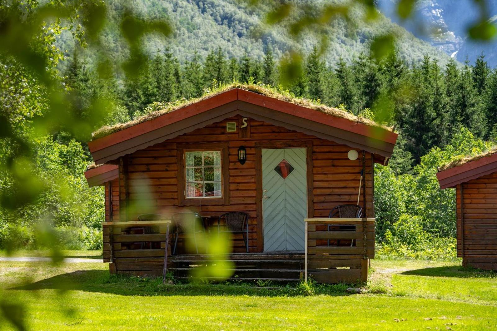 Trollstigen Camping And Gjestegard Andalsnes Bagian luar foto